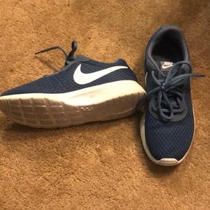 Nike blue tennis shoes